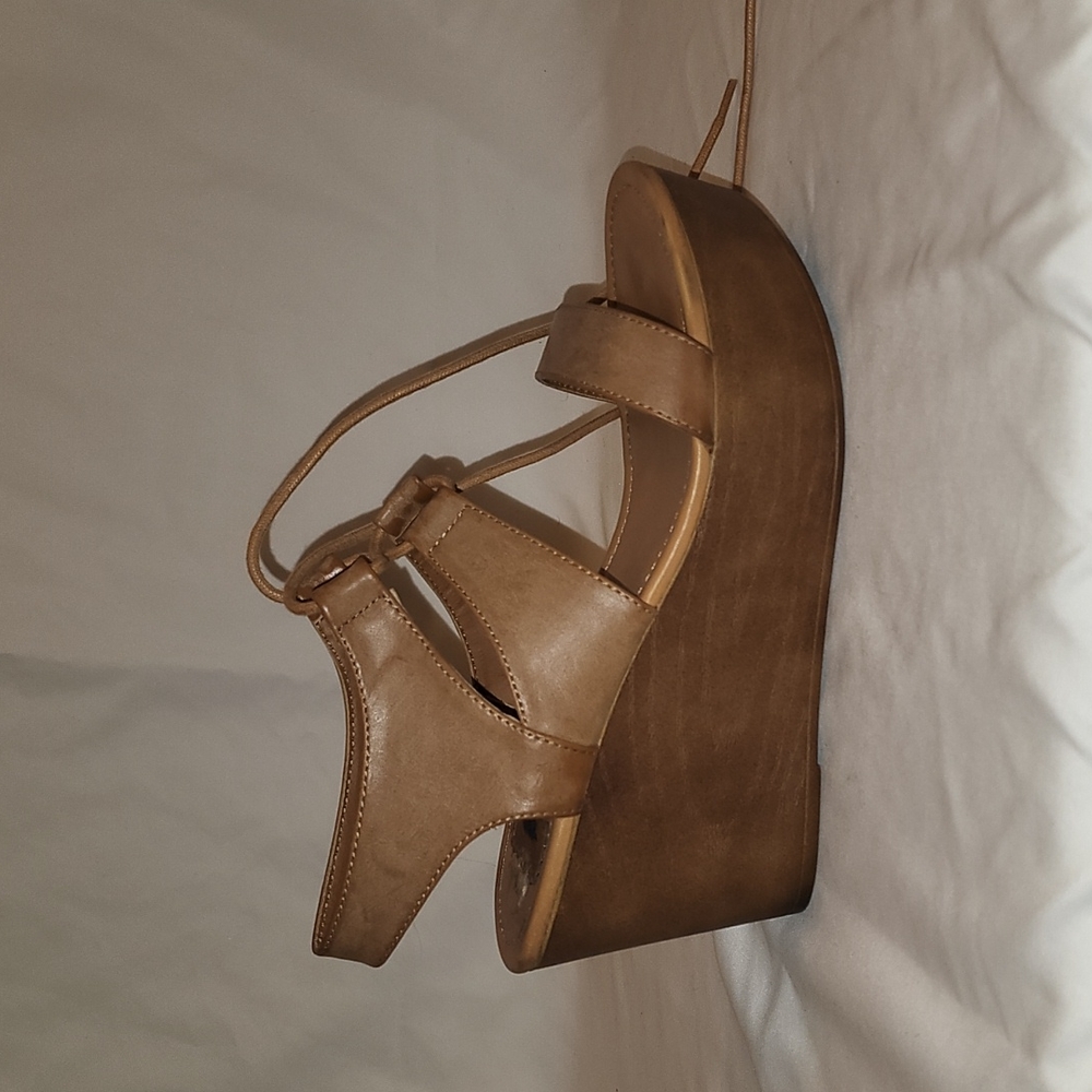 Platform sandals